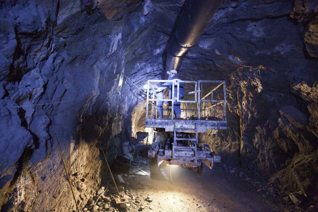 Добыча в шахте 