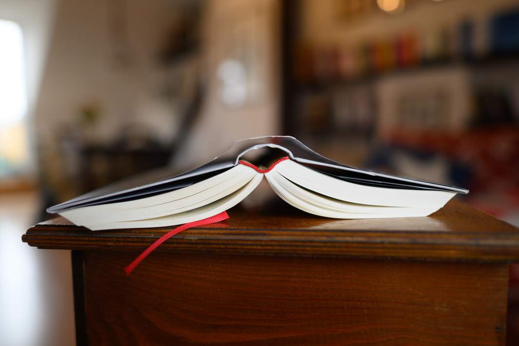 книга