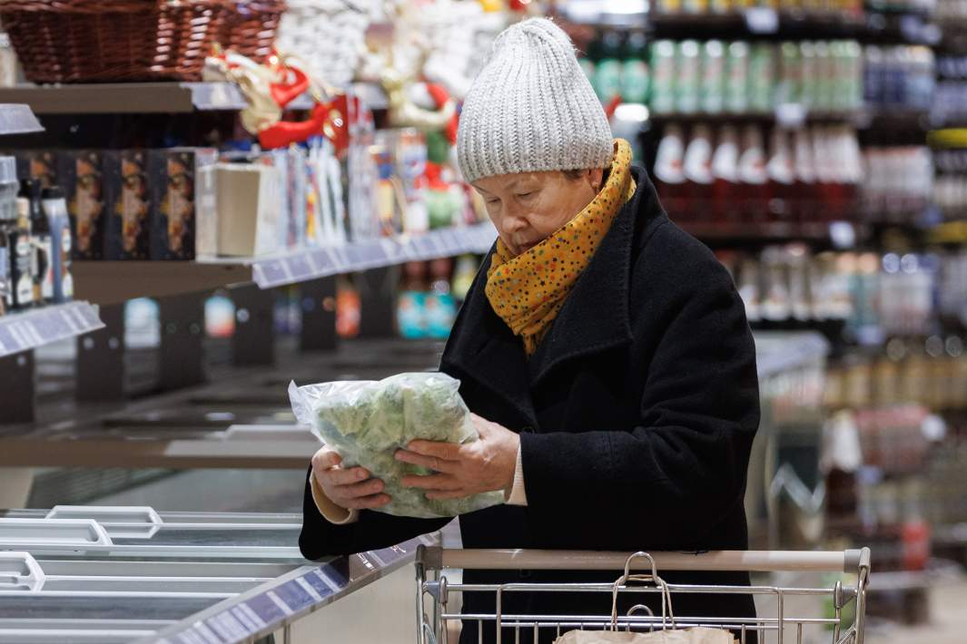 Покупательница в магазине 