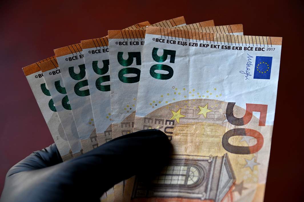 Банкноты евро 