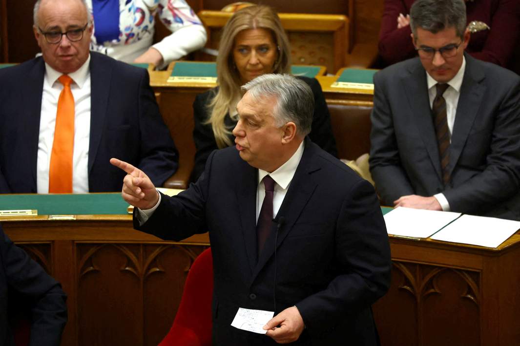 Премьер-министр Венгрии Виктор Орбан выступает на весенней сессии парламента в Будапеште