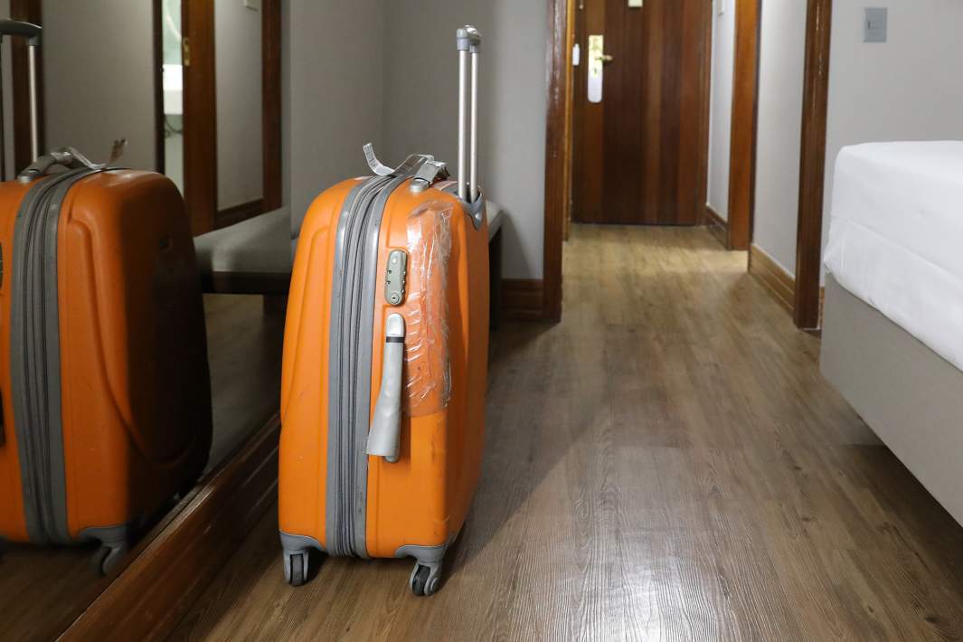 Чемодан в номере 