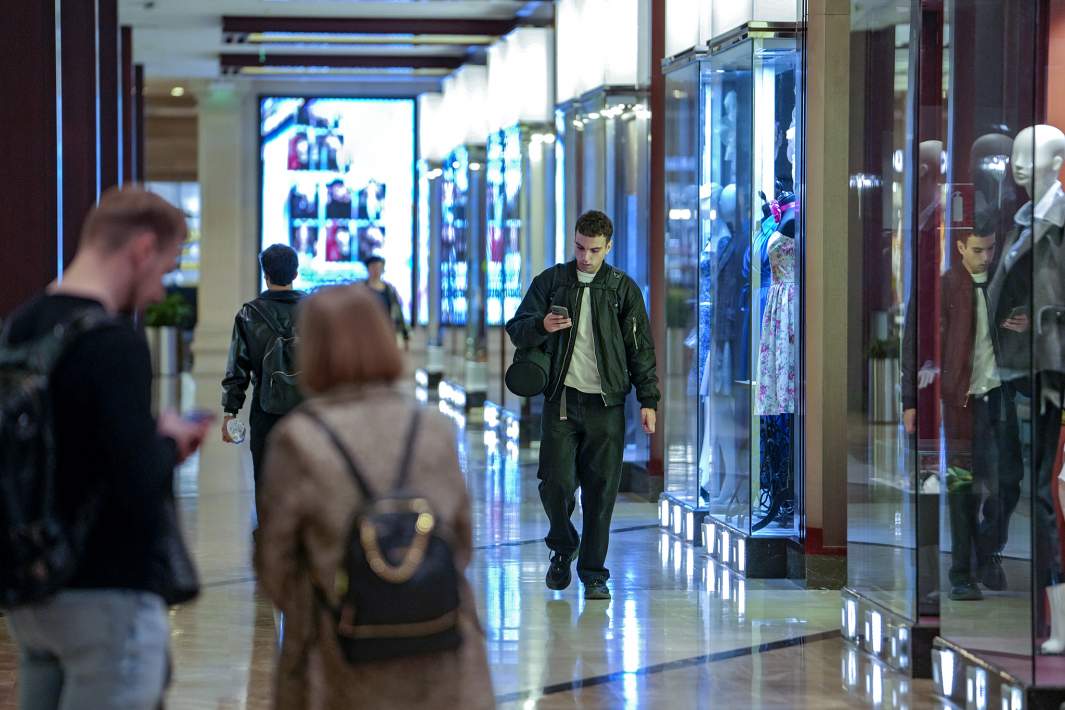 Покупатель в ТЦ