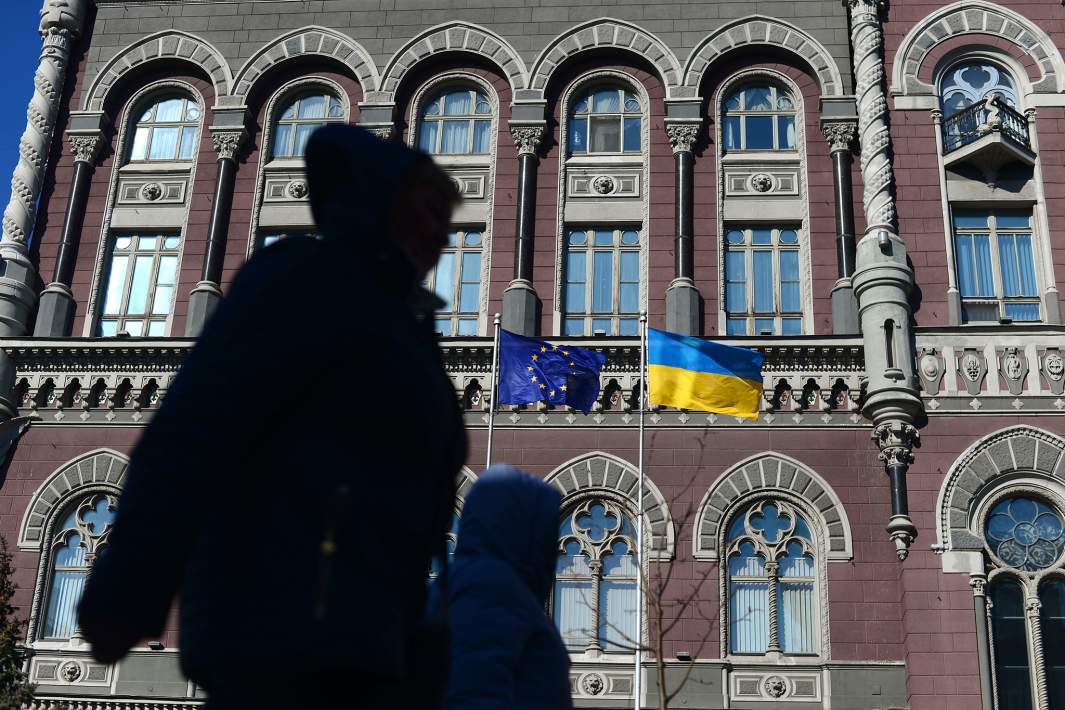 Флаги ЕС и Украины