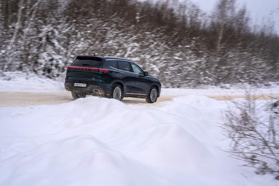 Двухлитровый бензиновый турбомотор Tenet T8 развивает 197 л.с. и 375 Нм, разгон с места до сотни — 8,4 с, максимальная скорость — 210 км/ч.