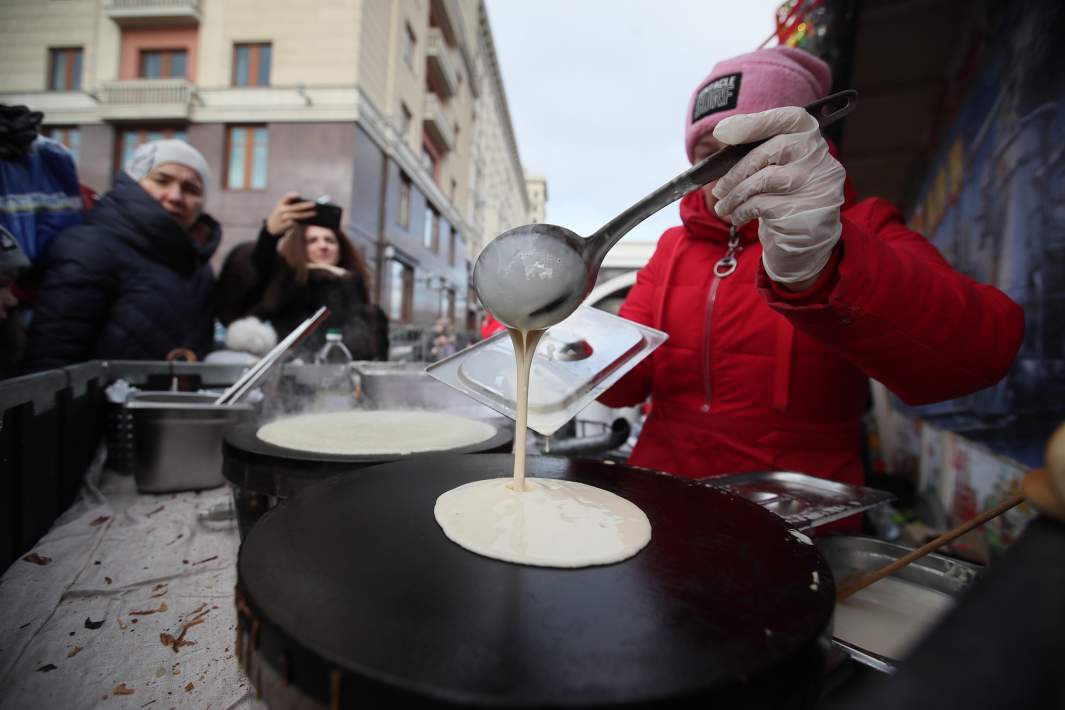 Выпечка блинов 