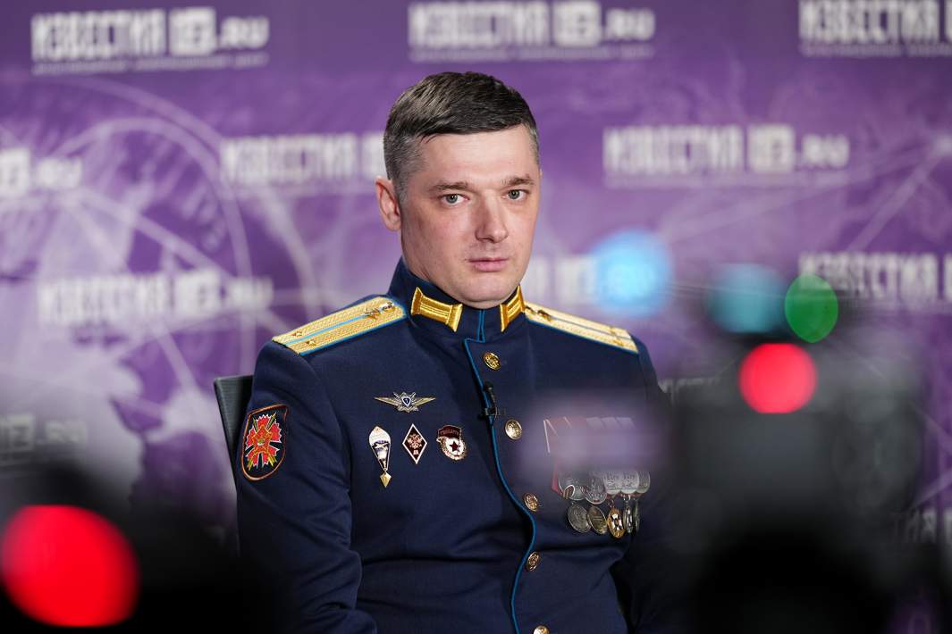 гвардии лейтенант Павел Тихомиров