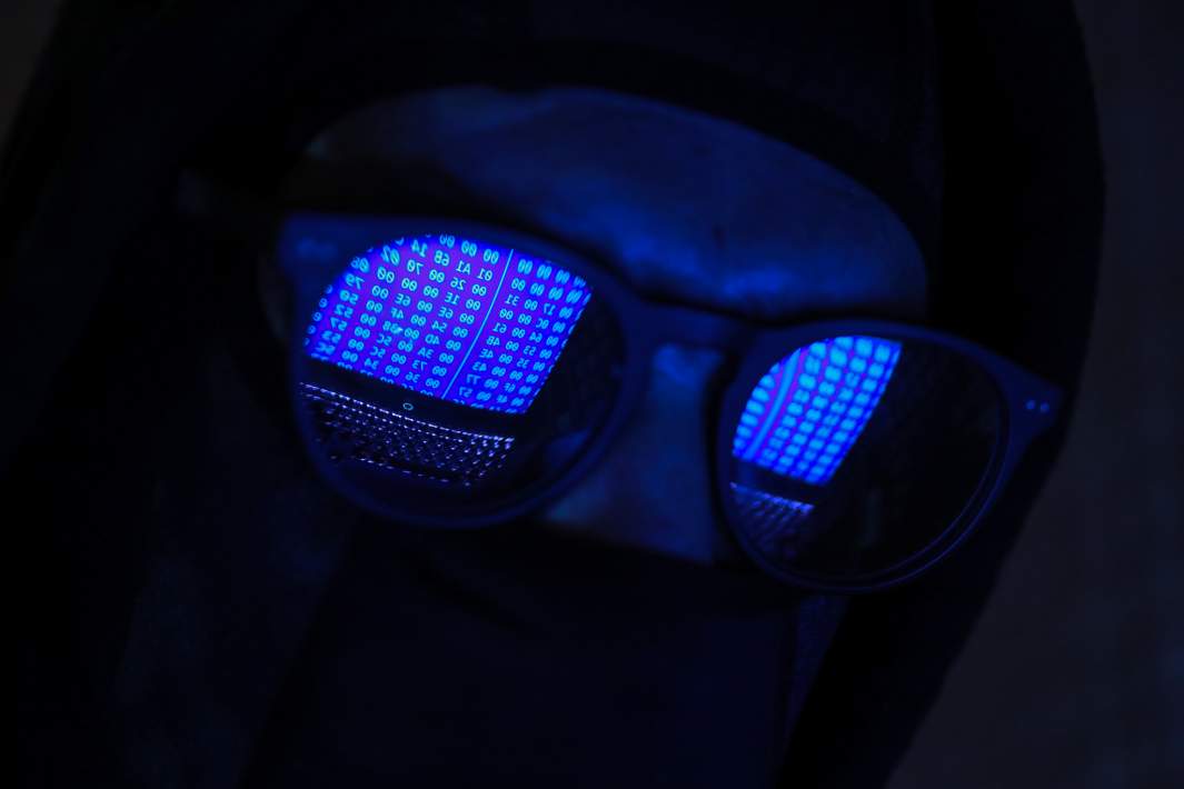 Хакер во время взлома