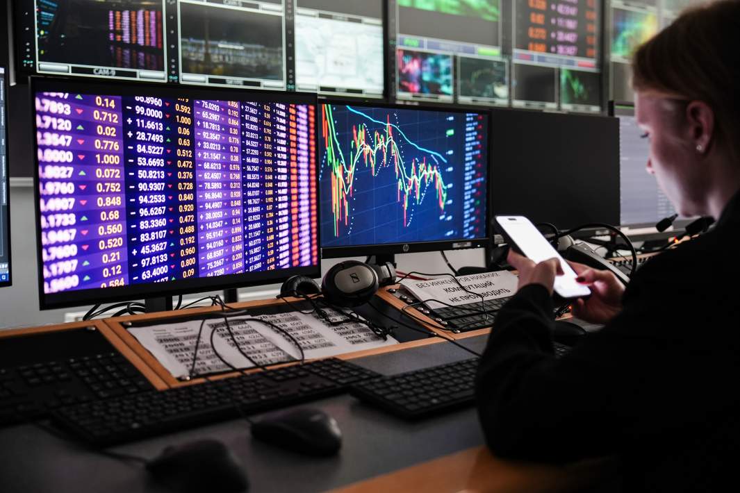 Брокер за работой 