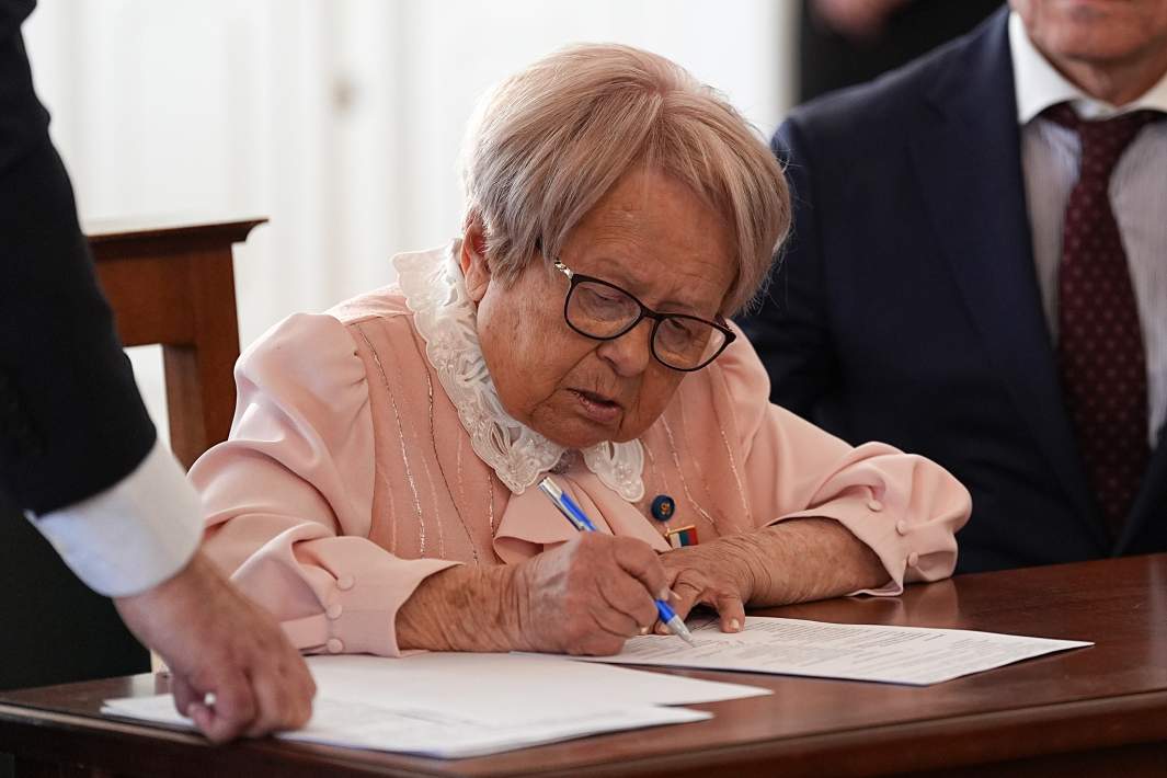 Александра Пахмутова