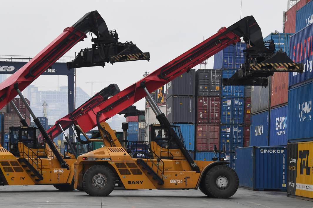 Контейнеры в порту 