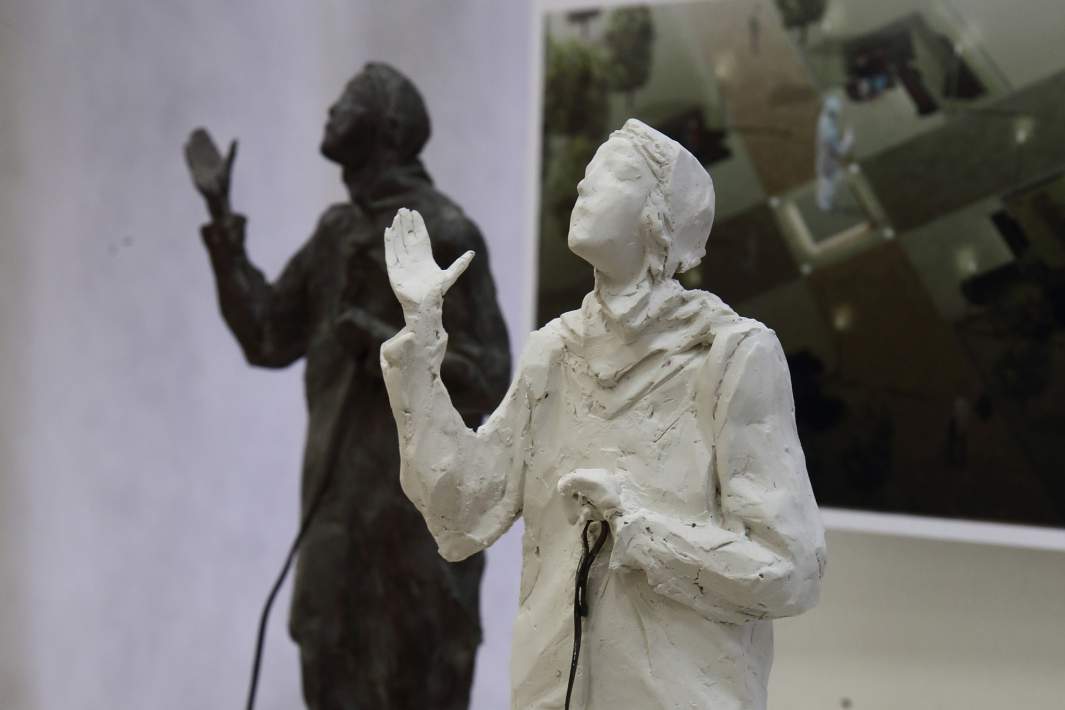 Макет памятника святой блаженной Ксении Петербургской на выставке конкурсных проектов в Союзе художников