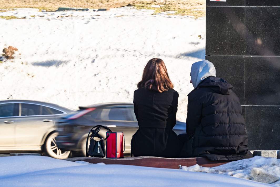 Влюбленные в парке 