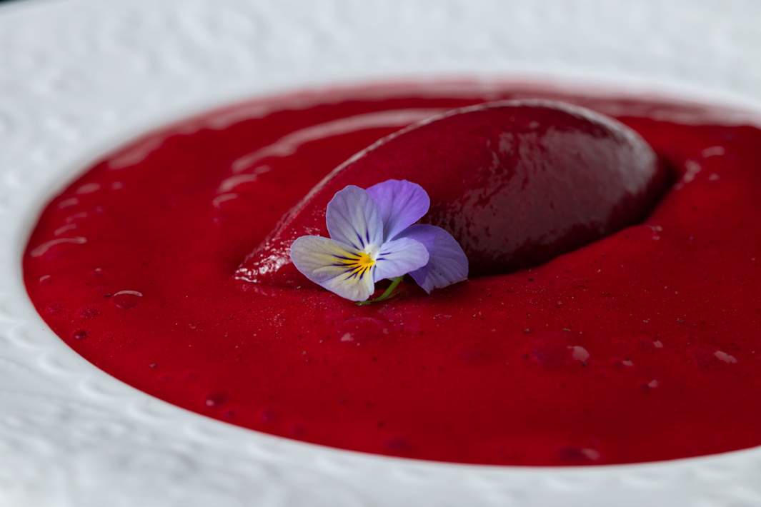 Десерт «Миндаль, вишня, черноплодная рябина»