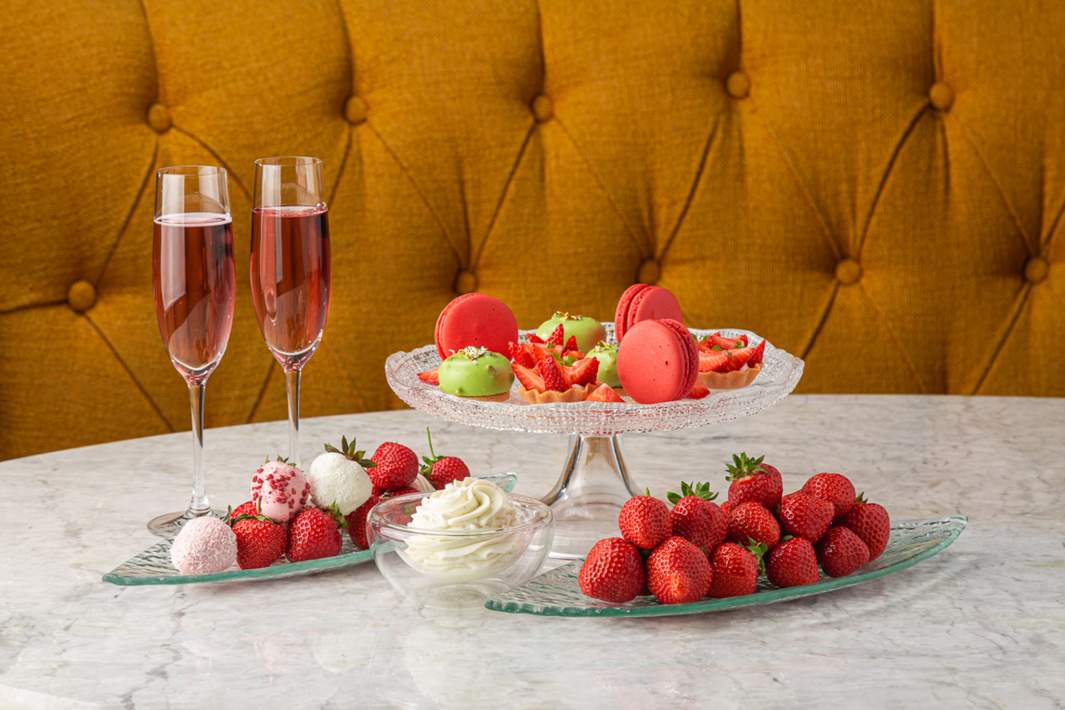 Ягоды и десерты