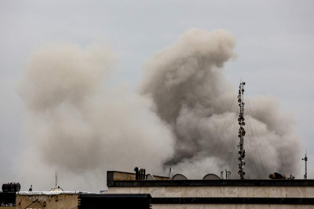 Последствия авиаудара в Иране 