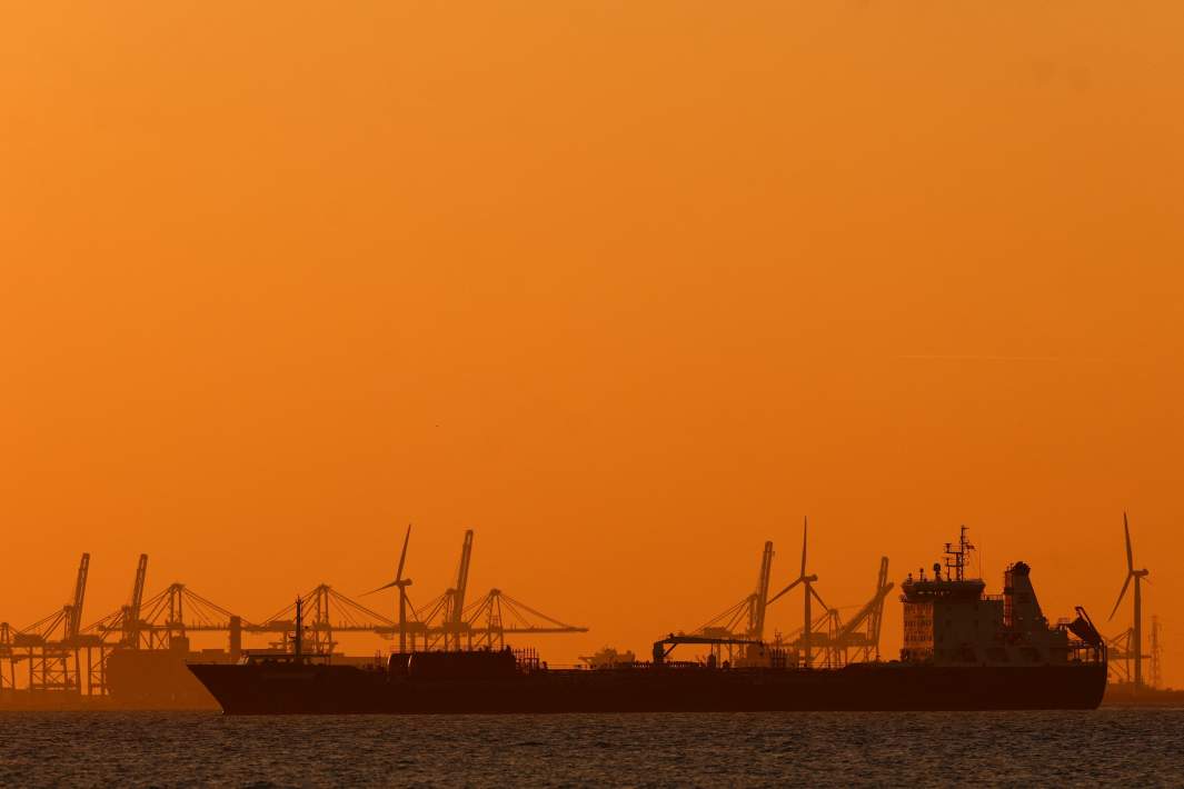 Нефтяной танкер 