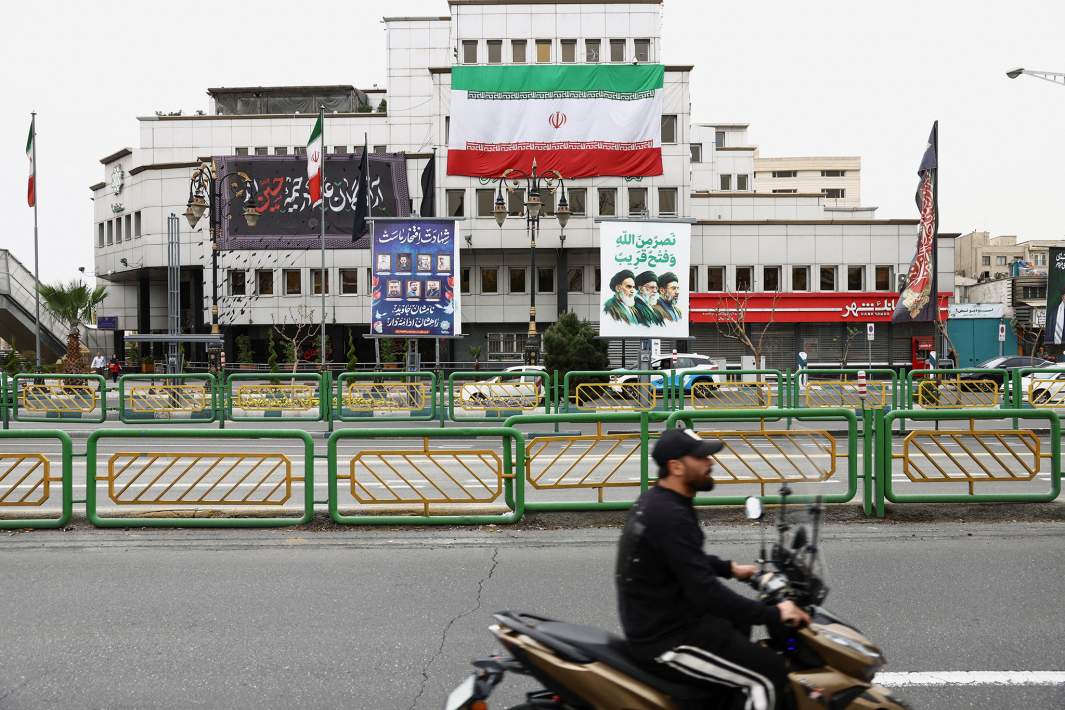 Плакат с лидерами Ирана 