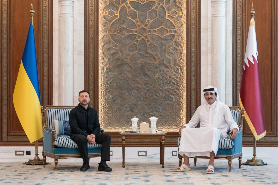 Эмир Катара шейх Тамим бен Хамад Аль Тани встречается с президентом Украины Владимиром Зеленским в Дохе, Катар