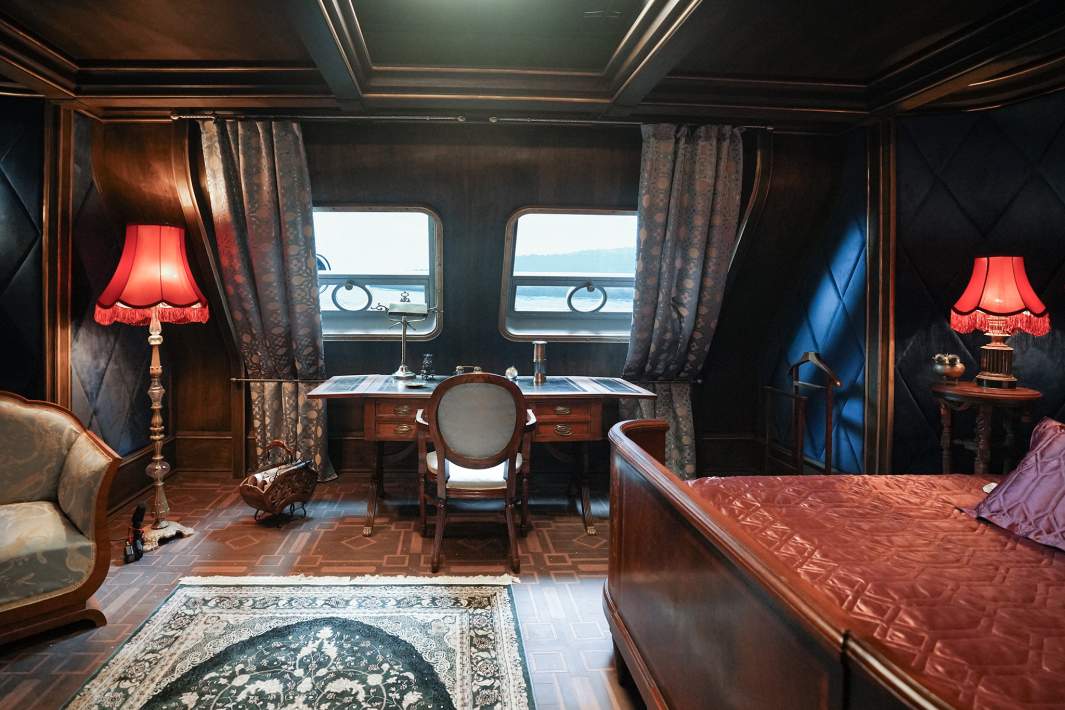 Черный шелк