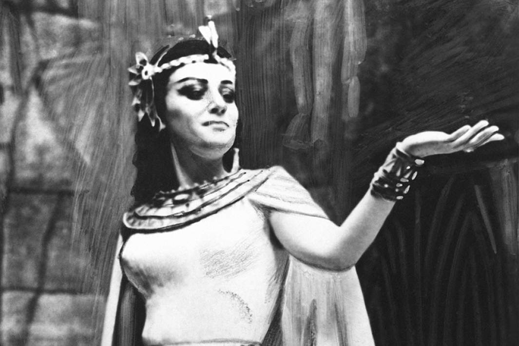 Сцена из оперы Джузеппе Верди "Аида". Елена Образцова в роли Амнерис