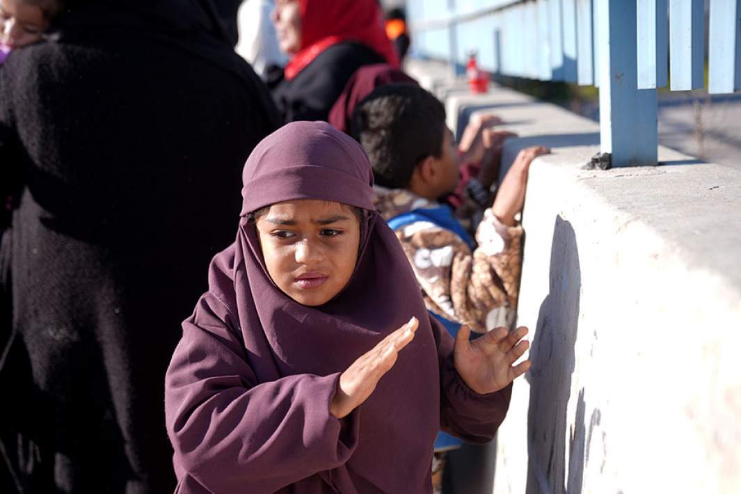 Un niño en una mezquita