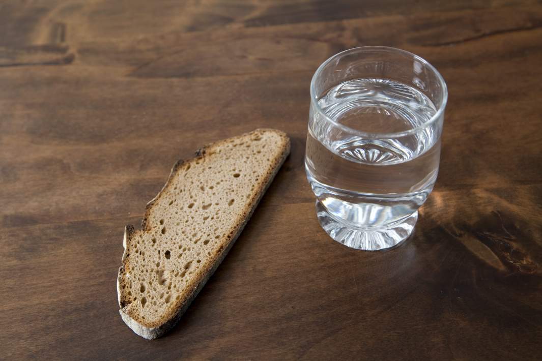 Хлеб и вода