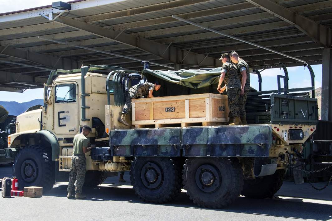 Поставки вооружений 