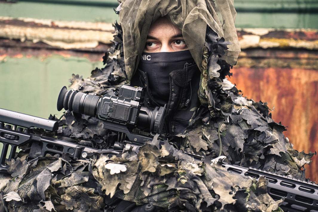 С распусканием зеленки активизируется снайперская работа