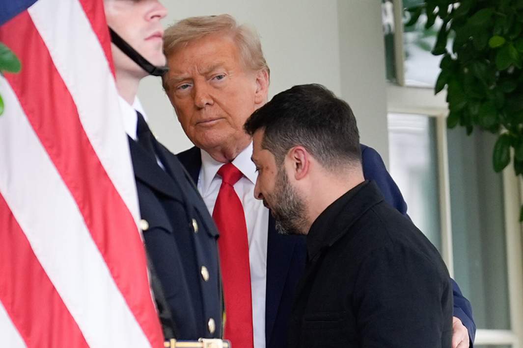 Президент США Дональд Трамп и президент Украины Владимир Зеленский во время встречи в Белом доме в Вашингтоне. 18 августа 2025 года