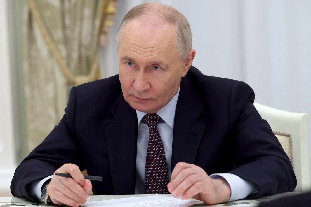 Президент РФ Владимир Путин во время встречи с представителями Дагестана