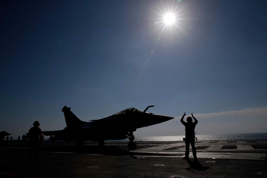 Взлет истребителя Rafale M