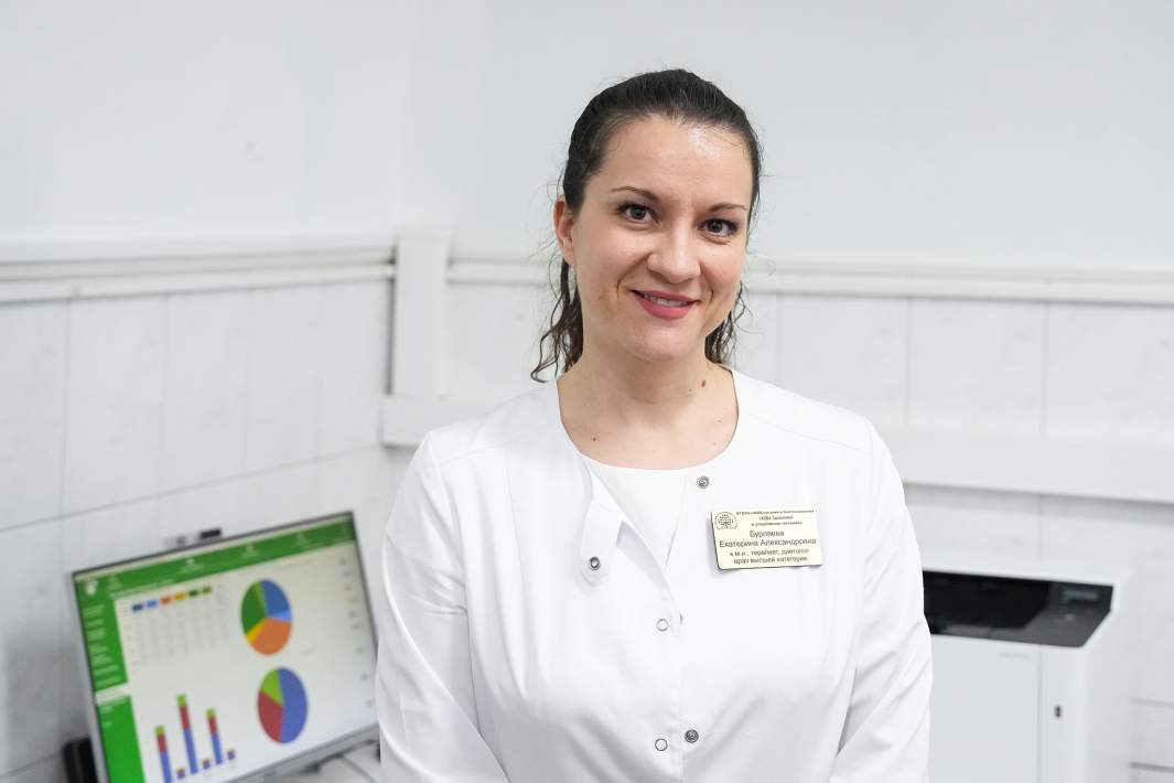 Врач Екатерина Бурляева на Бирюлевском экспериментальном заводе, филиал ФИЦ питания и биотехнологии.