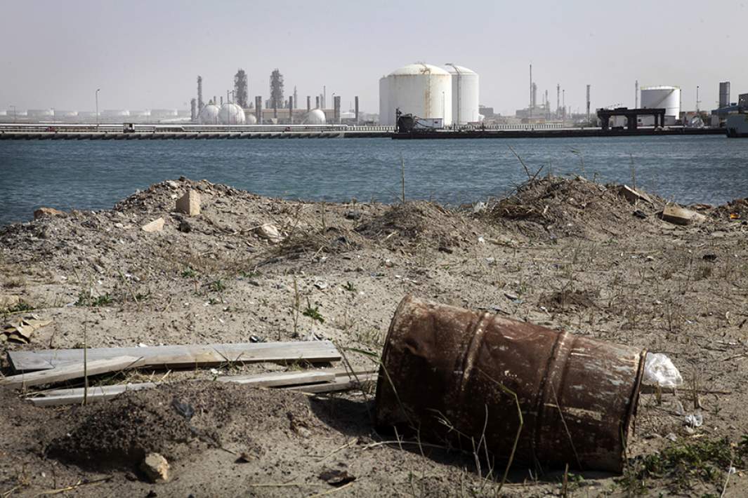 Нефтеперерабатывающий завод в Бреге в Ливии