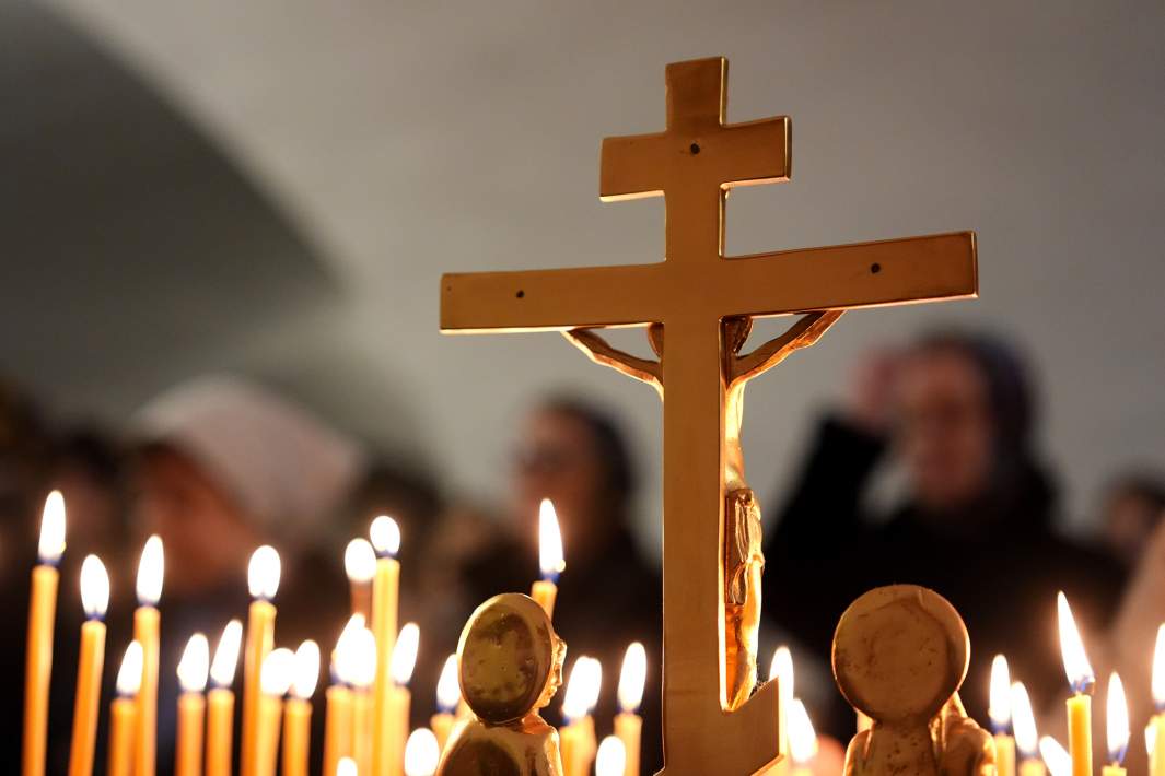 Свечи в храме 