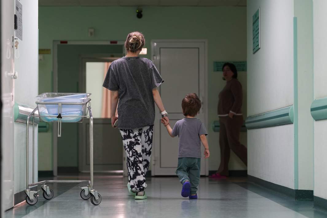 Мама с ребенком в больнице 