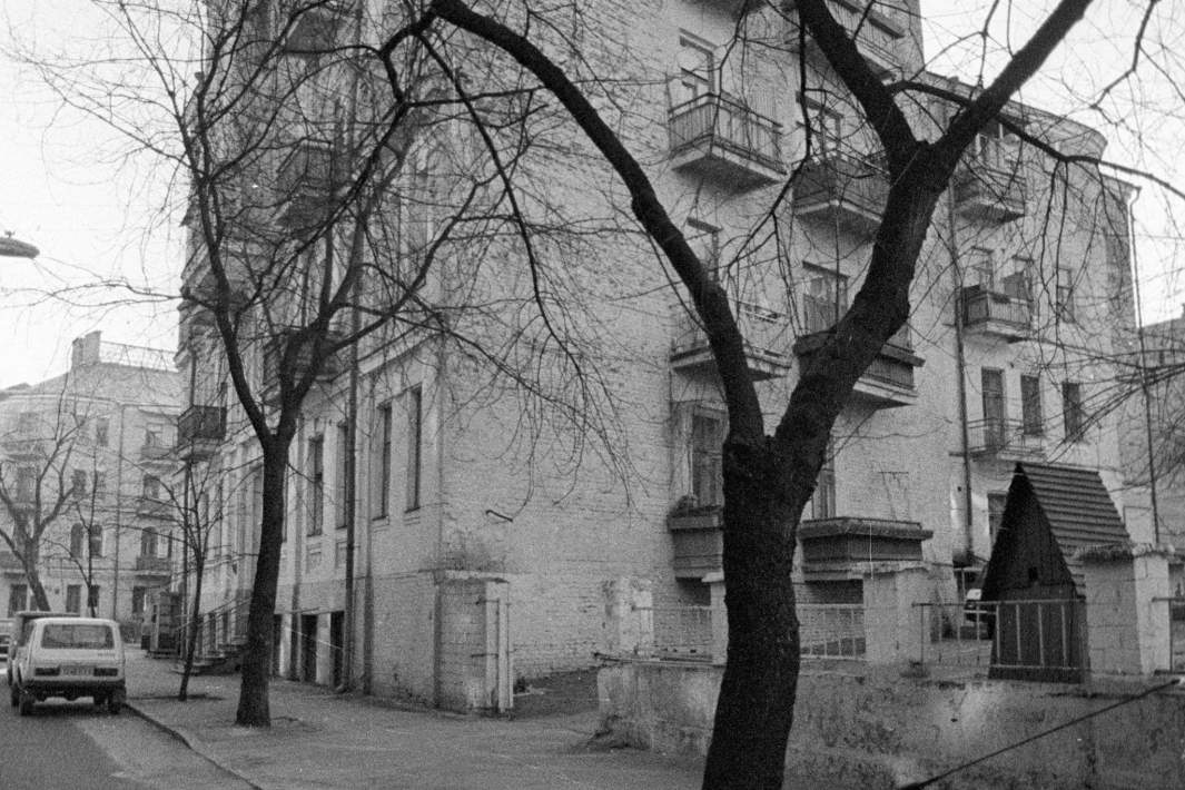 Дом № 13 по улице Рейтарской, где в 1913 - 1917 г. г. жил Михаил Булгаков и его жена Татьяна Лаппа