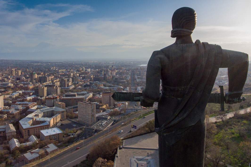 монумент Мать Армения