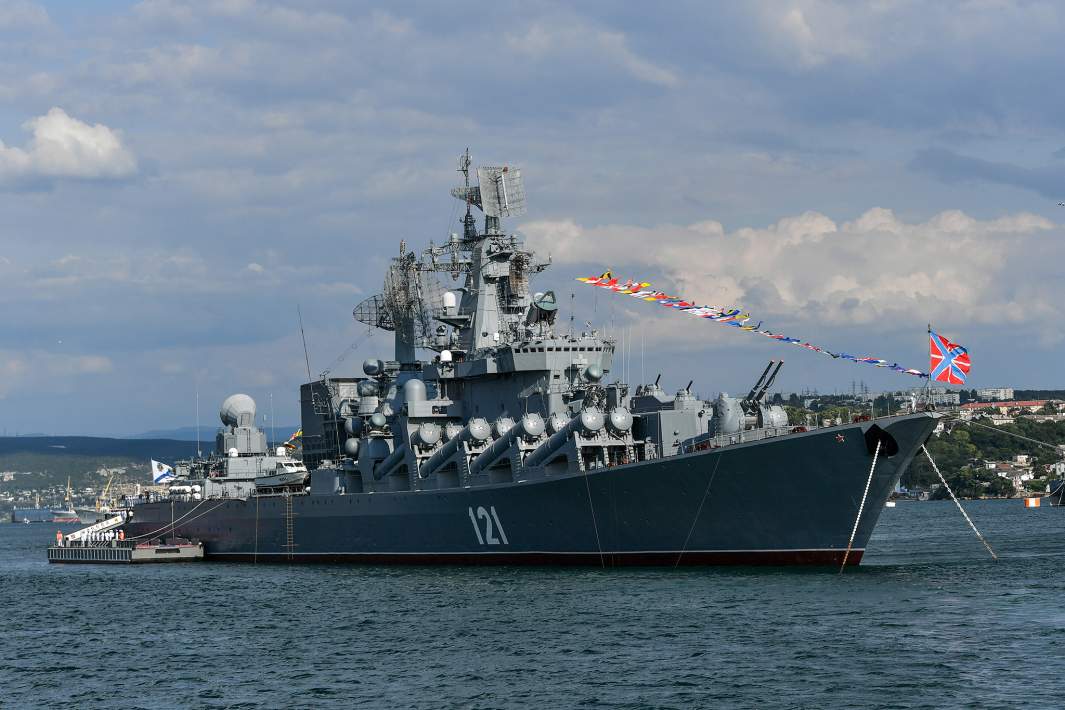 Ракетный крейсер «Москва» на репетиции парада ко Дню Военно-морского флота РФ в Севастополе