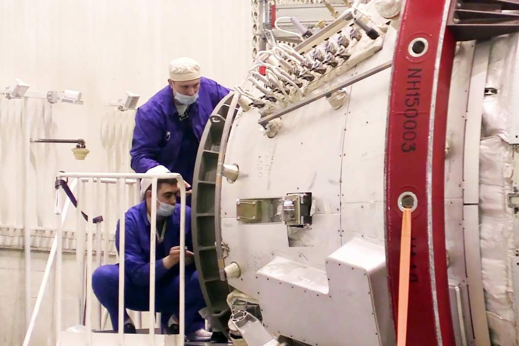 Сборка научно-энергетического модуля (НЭМ), который ляжет в основу новой Российской орбитальной служебной станции (РОСС)