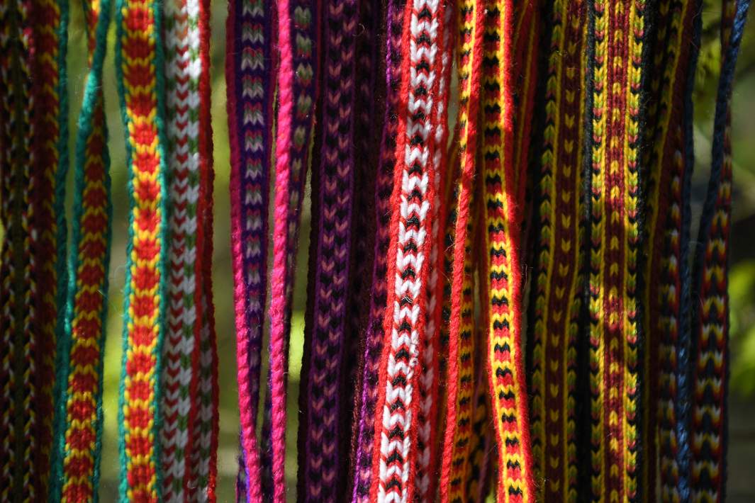 ленточки на красные горки