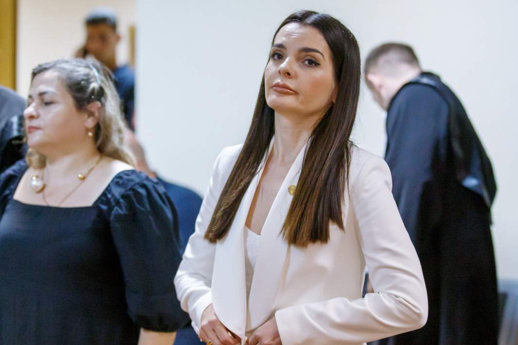Глава Гагаузской автономии в составе Молдавии Евгения Гуцул перед оглашением приговора по ее делу в районном суде Кишинева. 8 августа 2025 года
