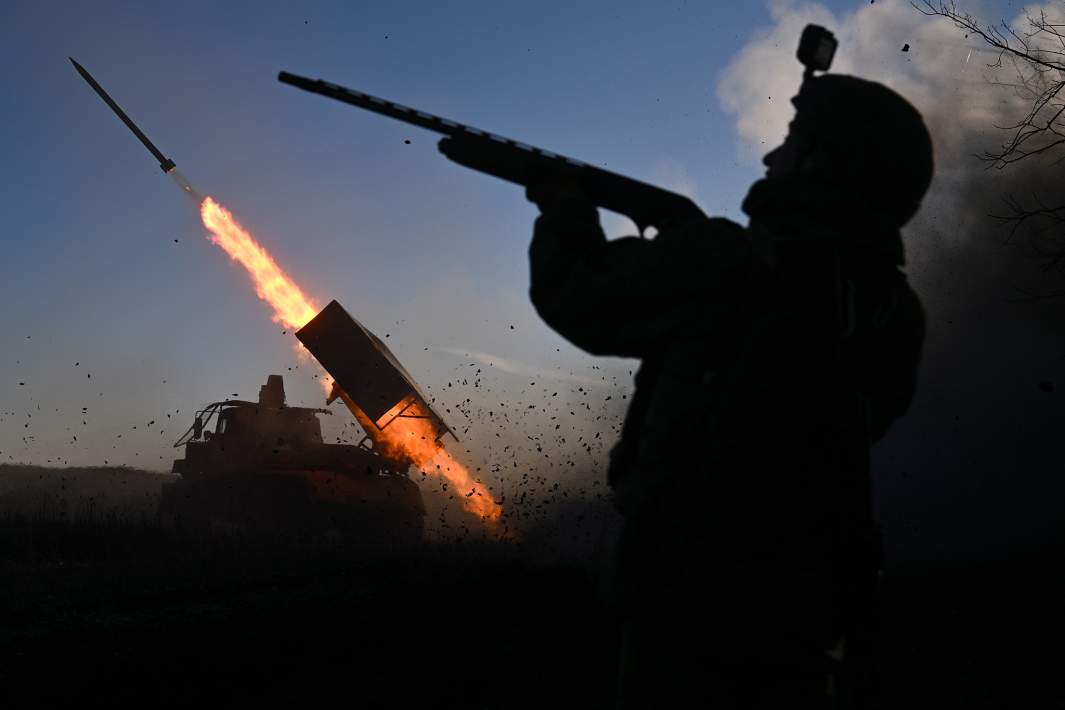 Боевая работа расчета реактивной системы залпового огня