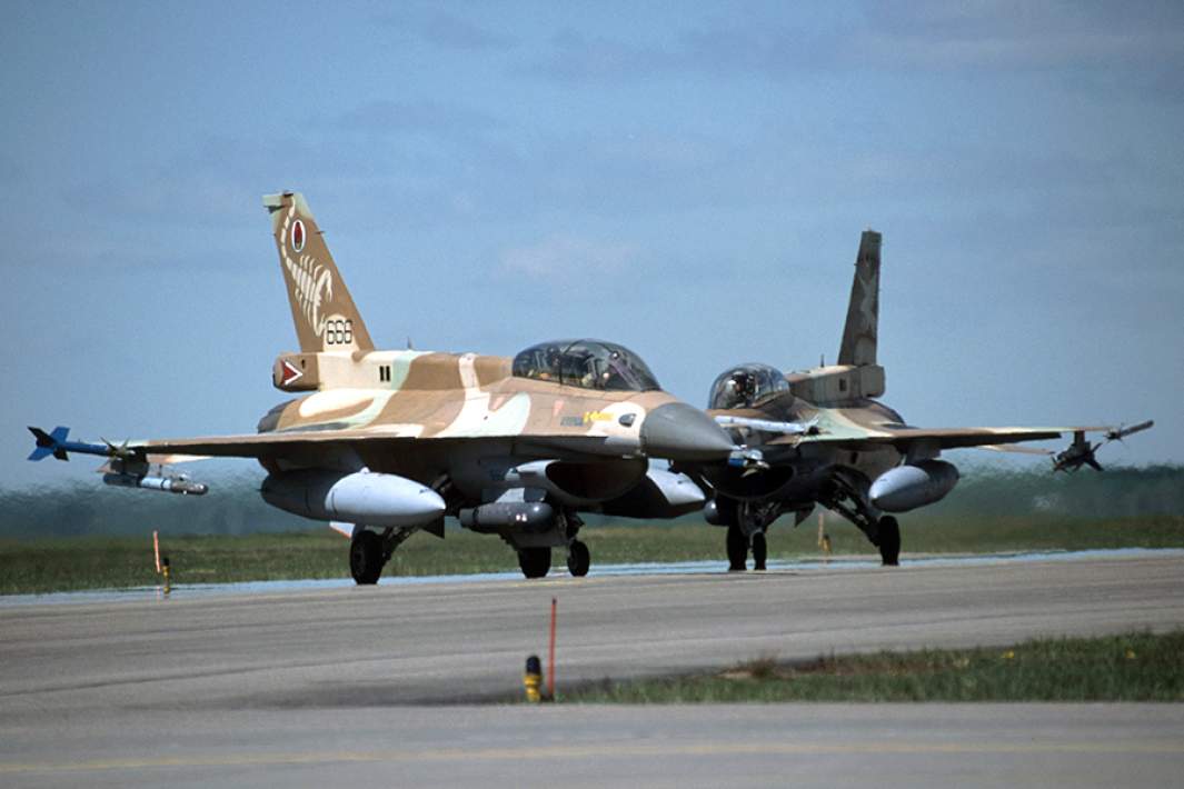 Истребители F-16 Fighting Falcon американского производства ВВС Израиля
