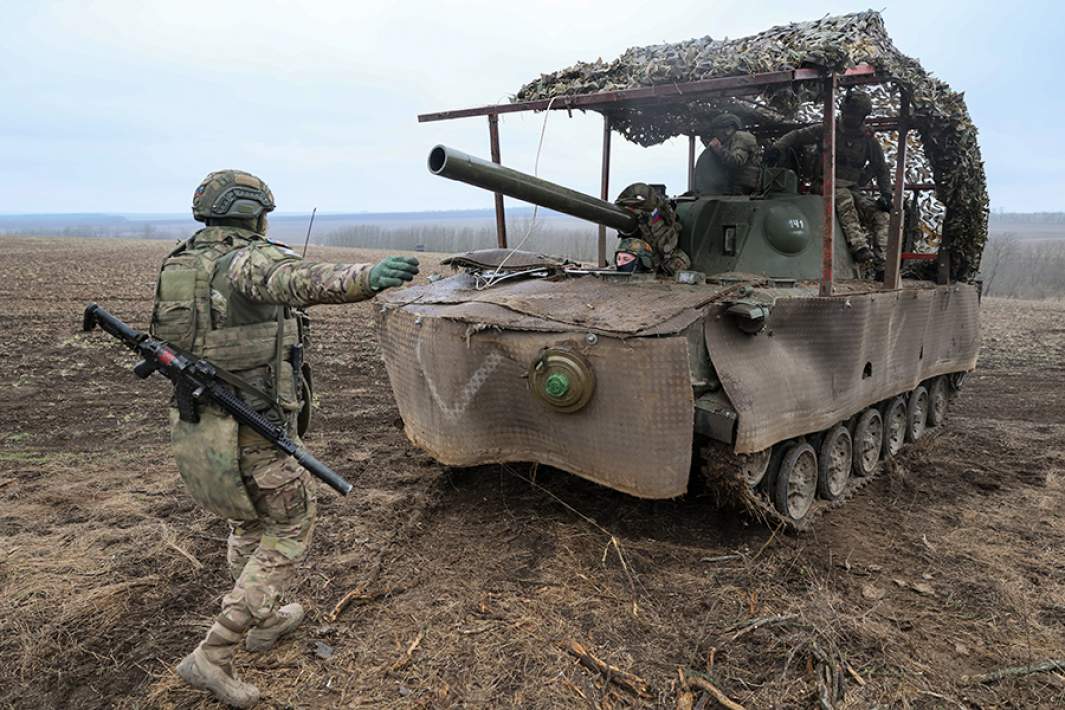 Военнослужащие и САУ ВС РФ