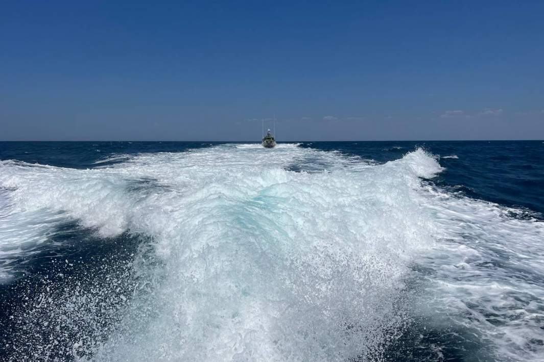 Катер в море 