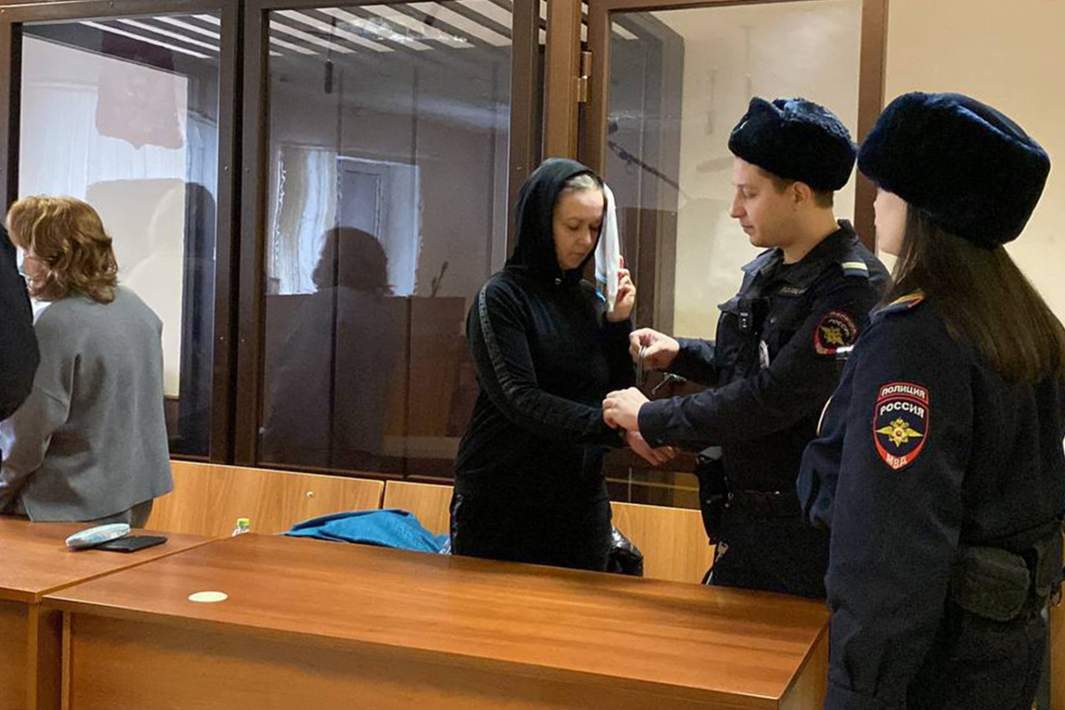Суд