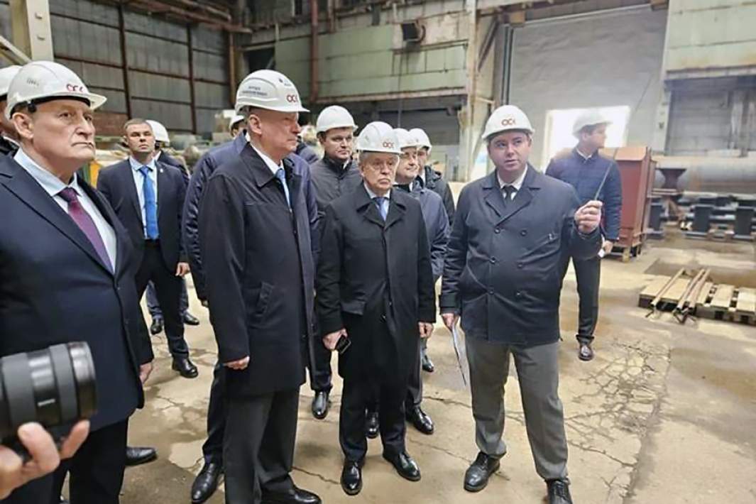 Помощник президента РФ, глава Морской коллегии Николай Патруше во время посещения судостроительного завода «Лотос»