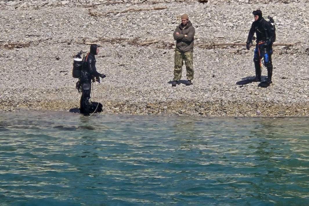 водолазы
