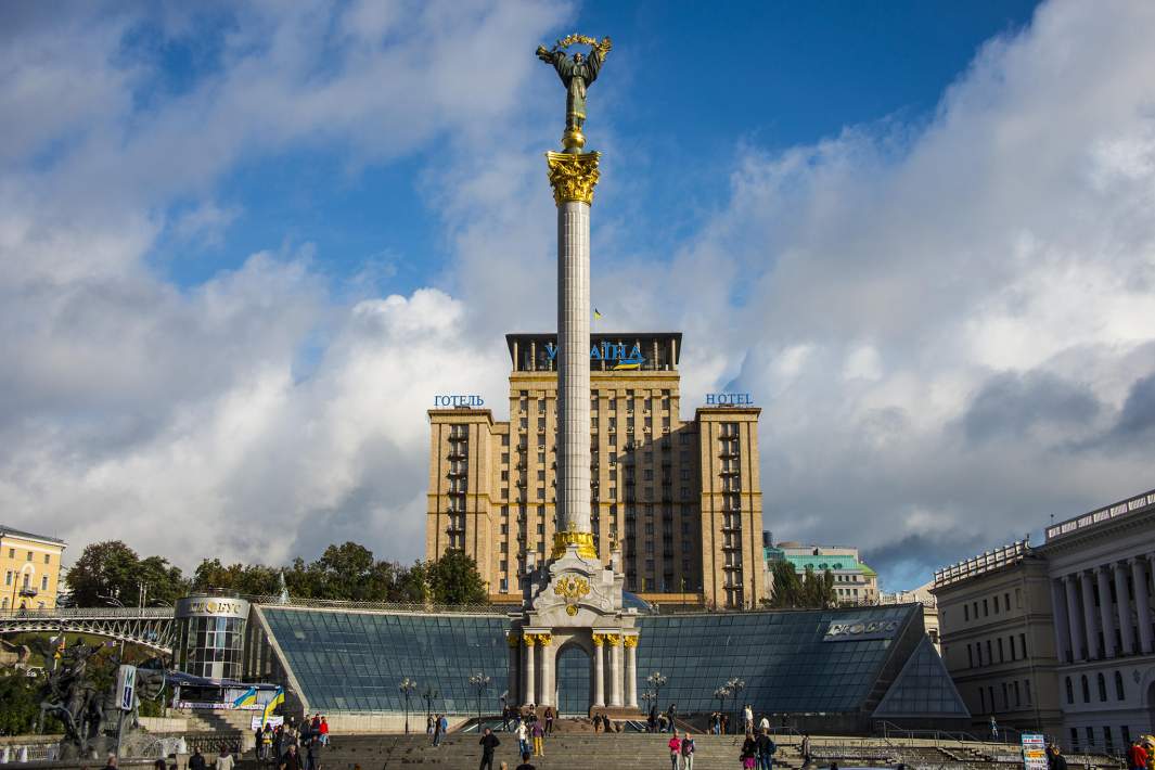 украина